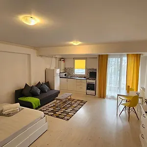 Apartment Airport